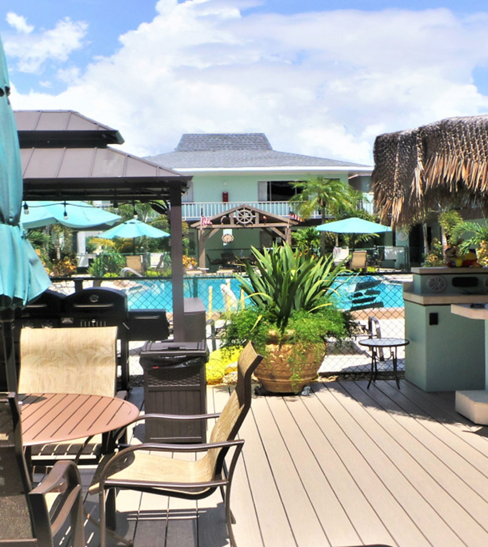  ENJOY QUALITY SERVICES AND AMENITIES AT THE ISLAND HOUSE RESORT HOTEL