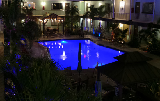 The Island House Resort Hotel - Pool At Night